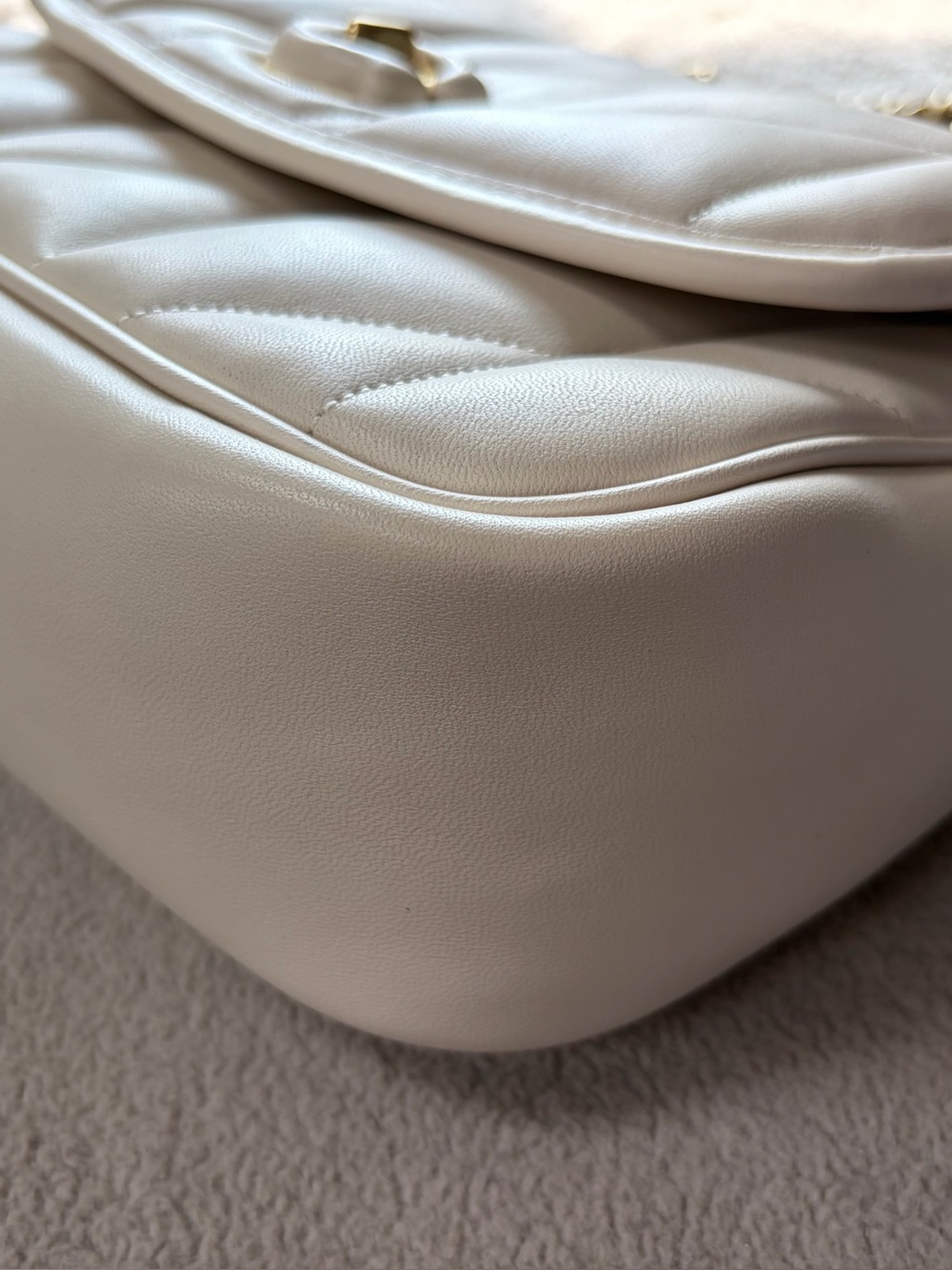 Coach Pillow Madison - Picture 6 of 13